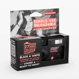 Cámara Analógica Lomography Simple Use recargable, con flash + rollo B&W ISO400, 27 exp.