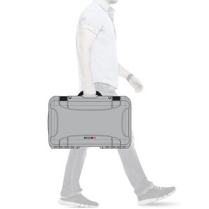 Maleta rígida con ruedas Nanuk 935 Carry-on con organizador y divisores - Plata, 28.5 litros